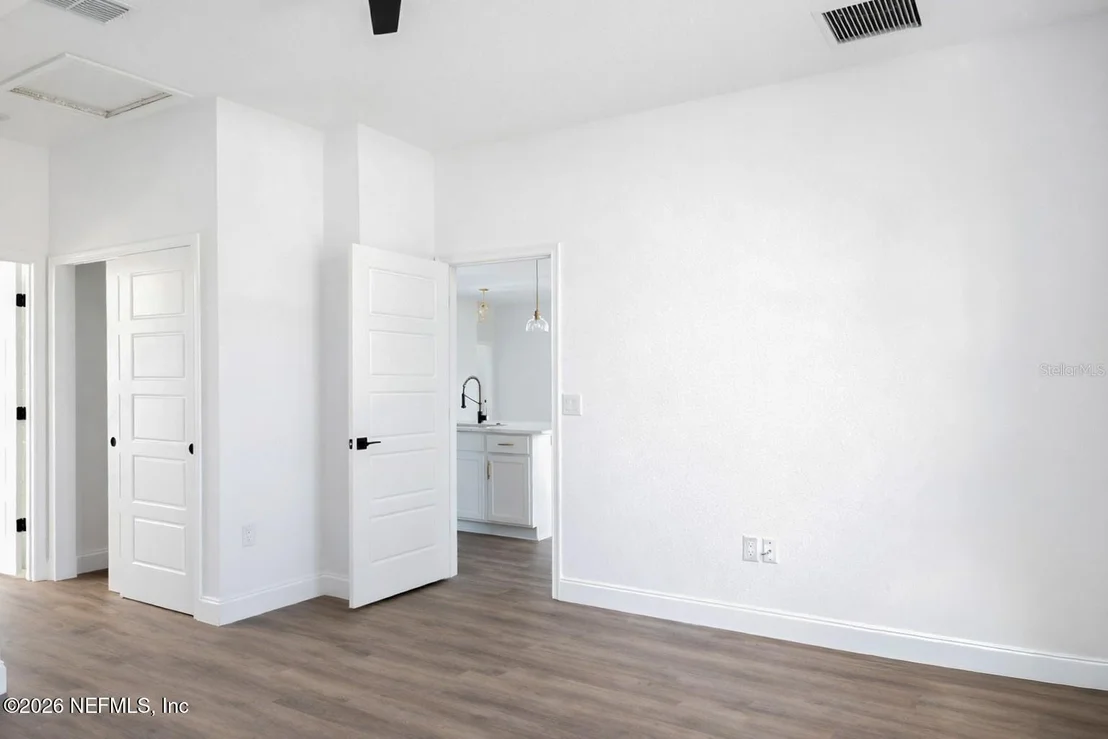 Photo of 21 LAMAR Lane