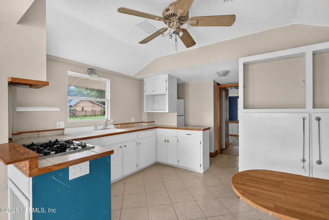 Photo of 7905 COLEE COVE Road