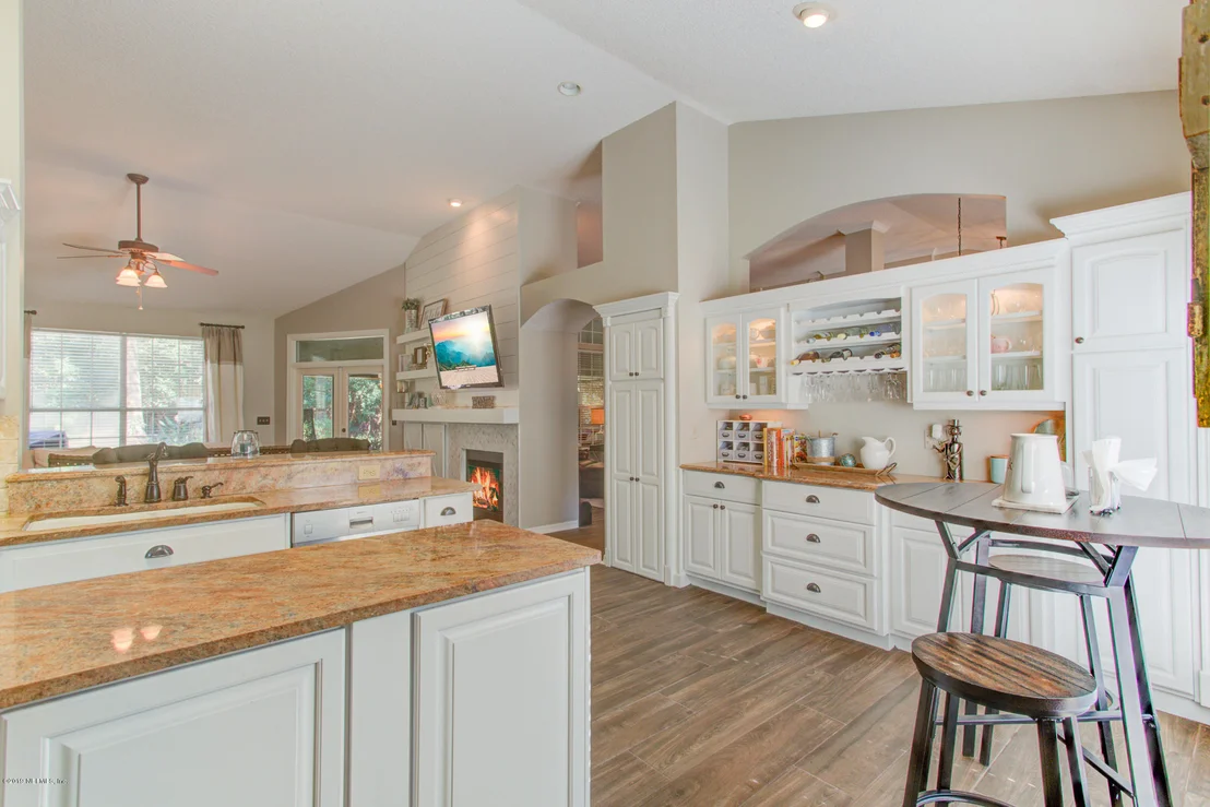 Photo of 337 LOLLY Lane