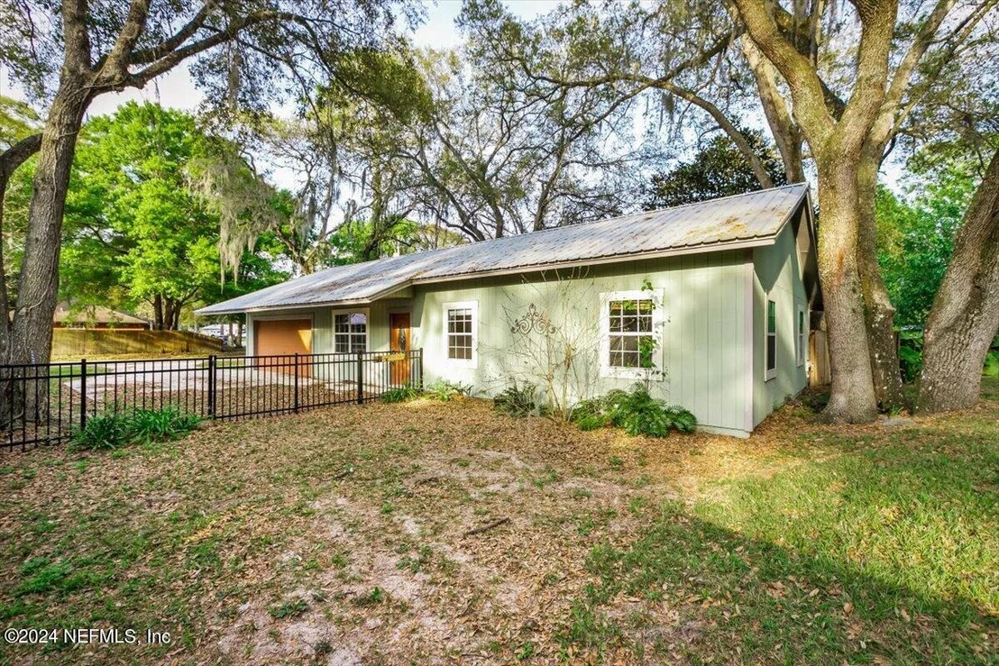 Photo of 1021 KENNEDY Drive