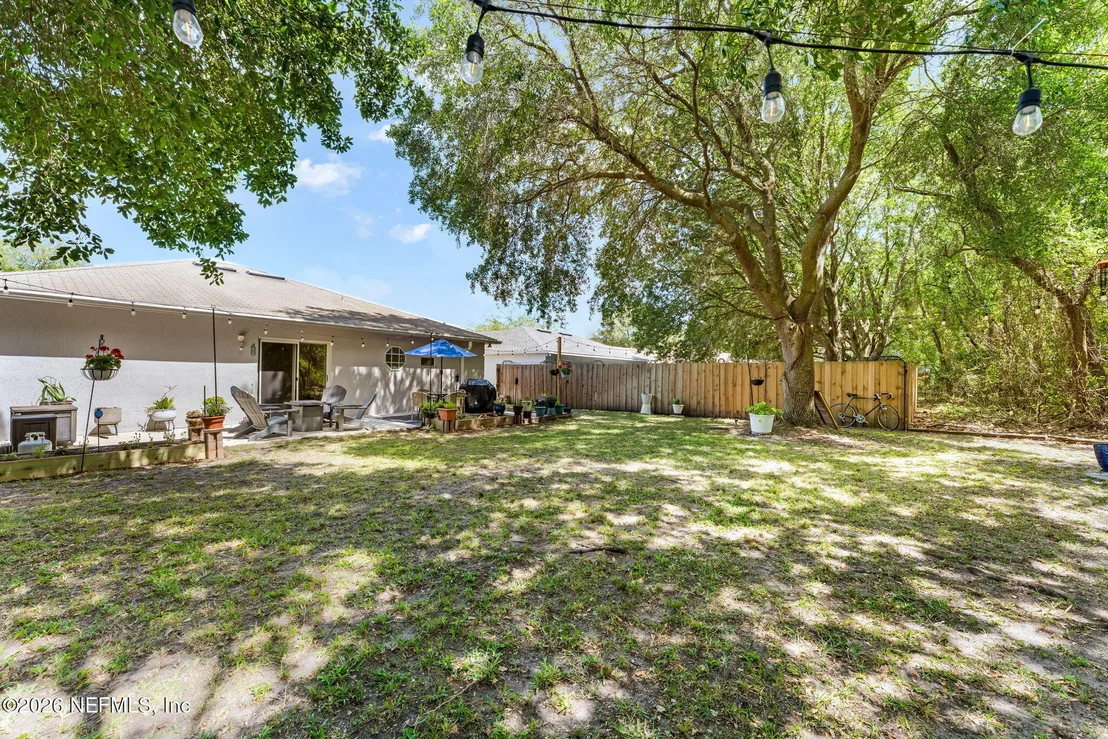 Photo of 2274 PEERLESS Lane W