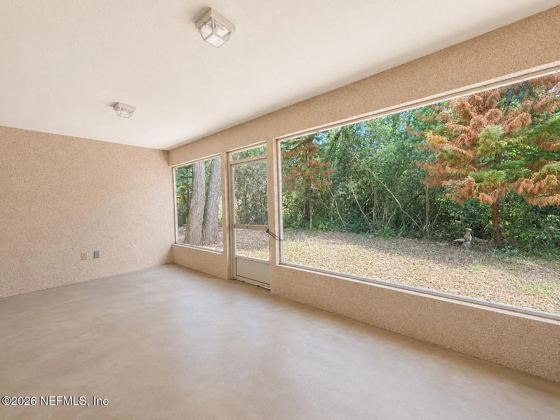 Photo of 6 SURFCREST Street