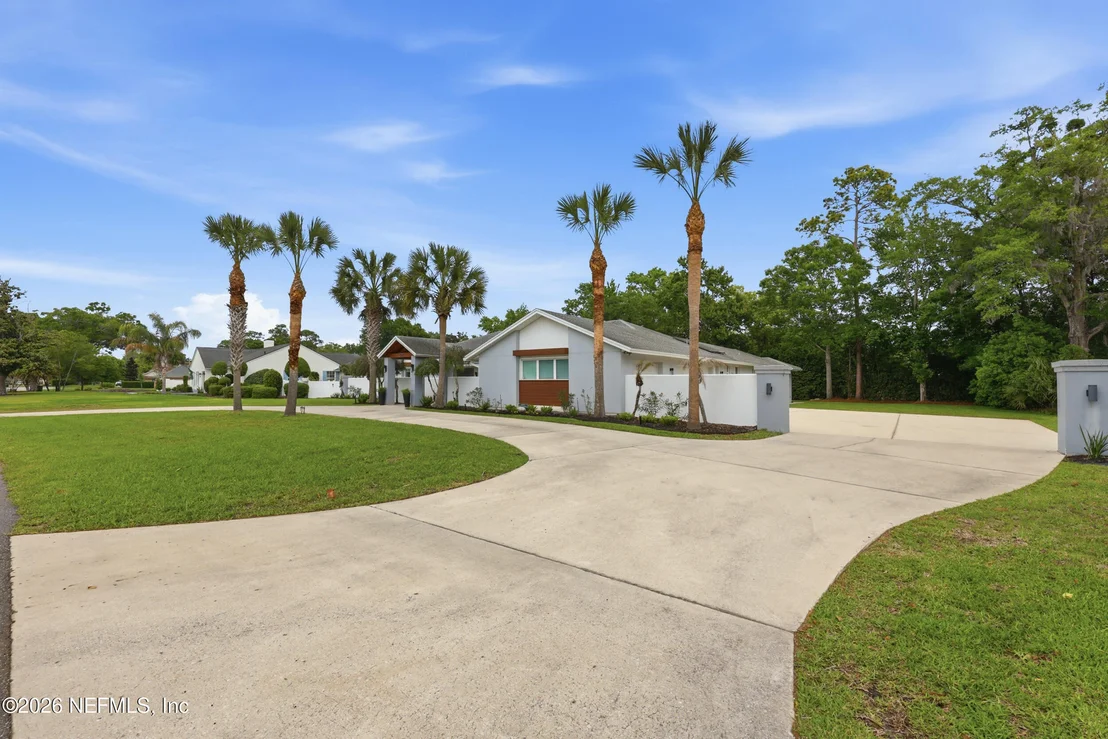 Photo of 8071 PINE LAKE Road