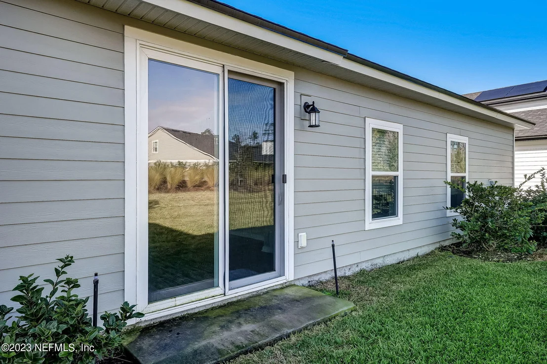 Photo of 152 WINDERMERE Way