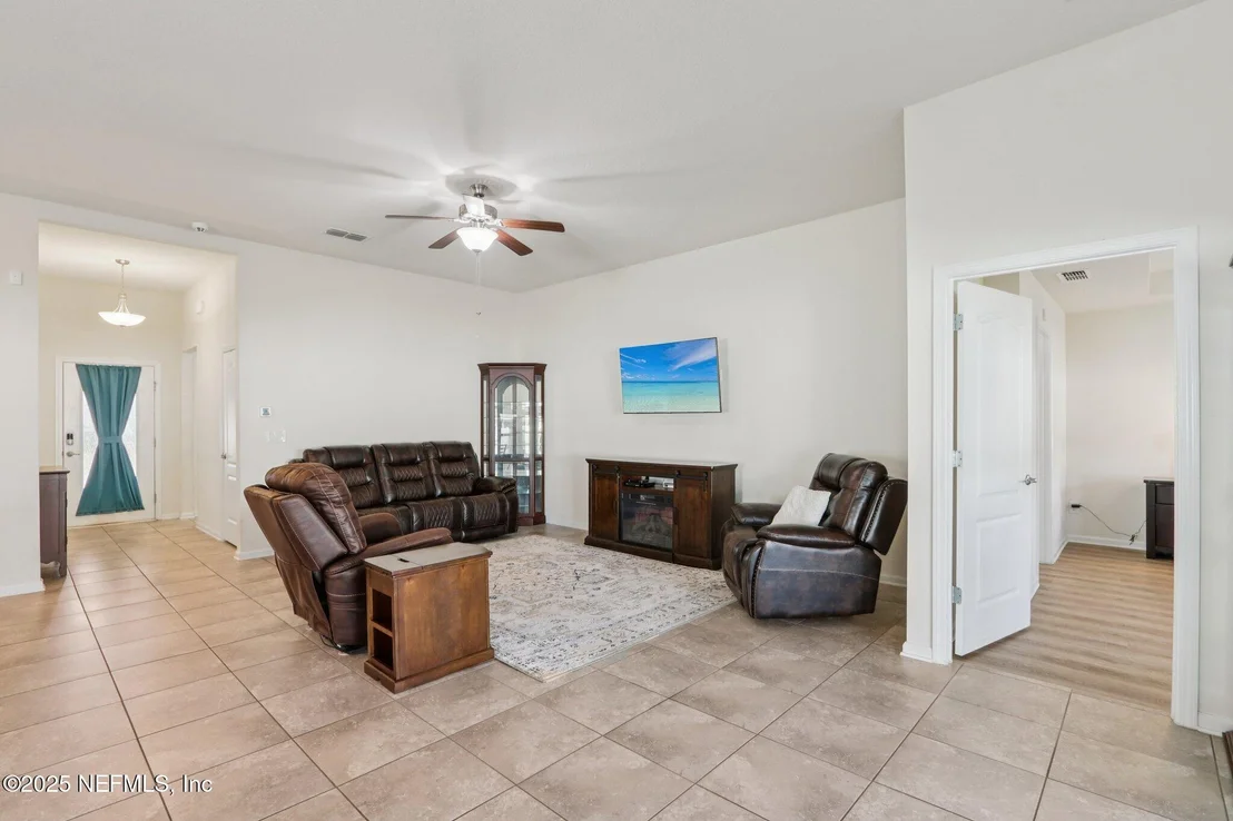 Photo of 4100 SPRING CREEK Lane