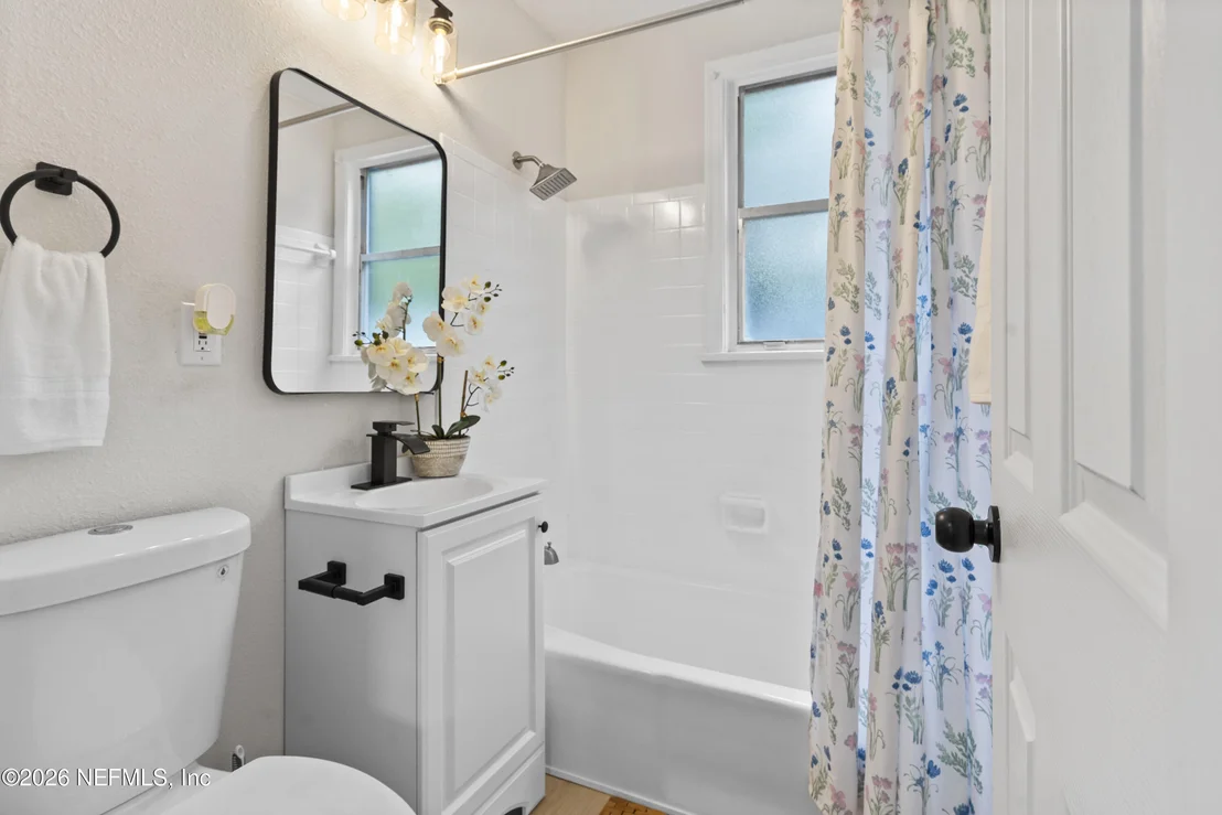 Photo of 703 KING Street