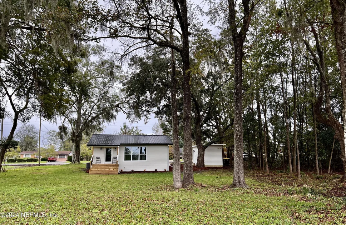 Photo of 9672 SIBBALD Road