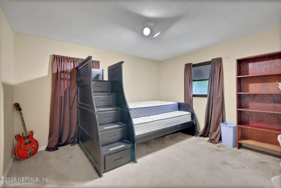 Photo of 1038 HILLOCK Drive E