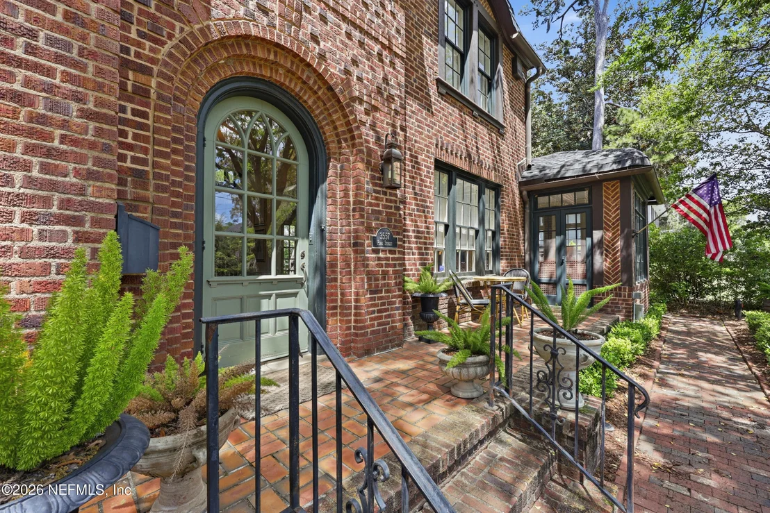 Photo of 3557 PINE Street