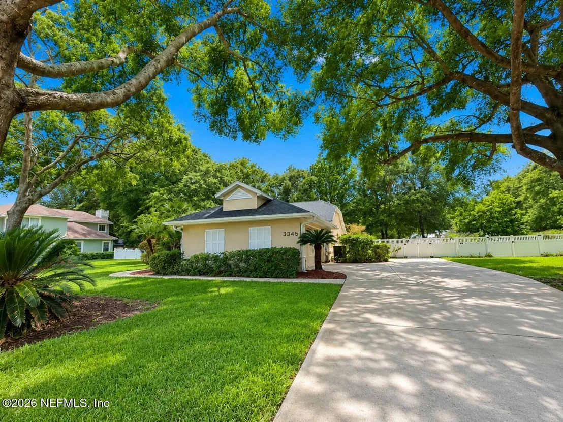 Photo of 3345 KINGS Road S