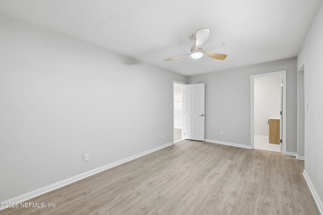 Photo of 6039 GLENN ROSE Drive