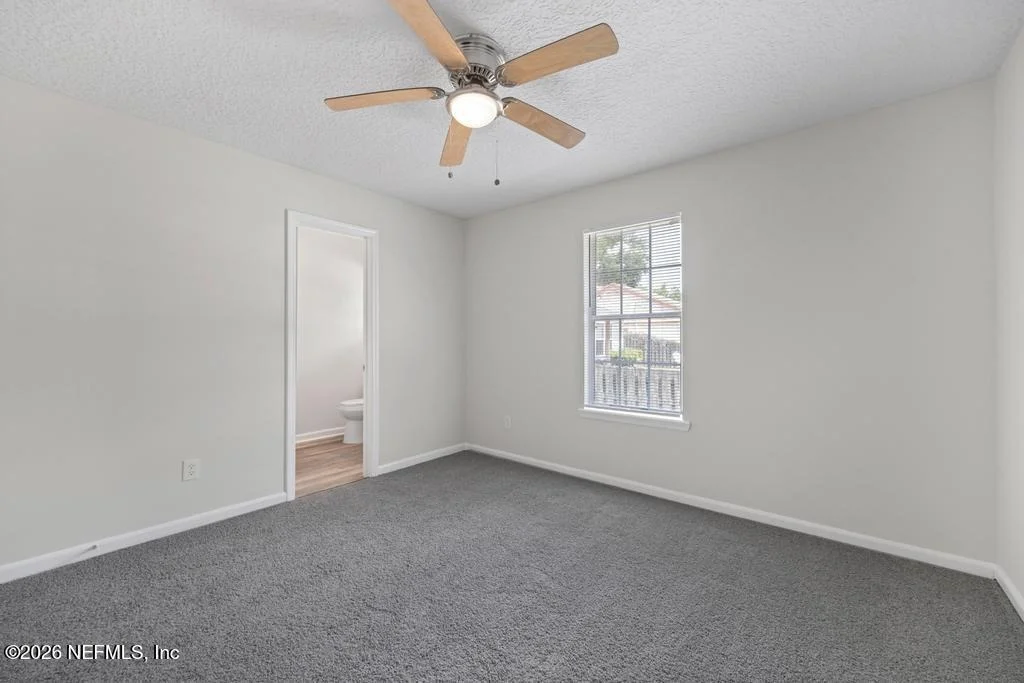 Photo of 215 NESMITH Avenue