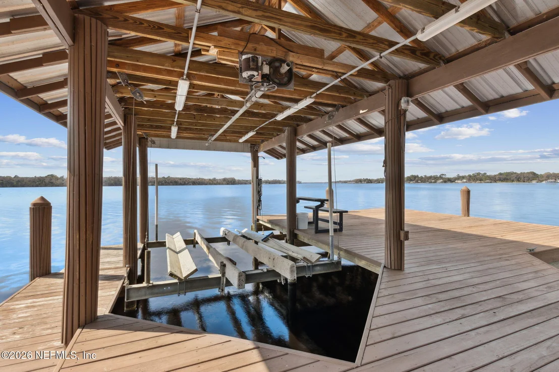 Photo of 208 LAKE GEORGE POINT Drive
