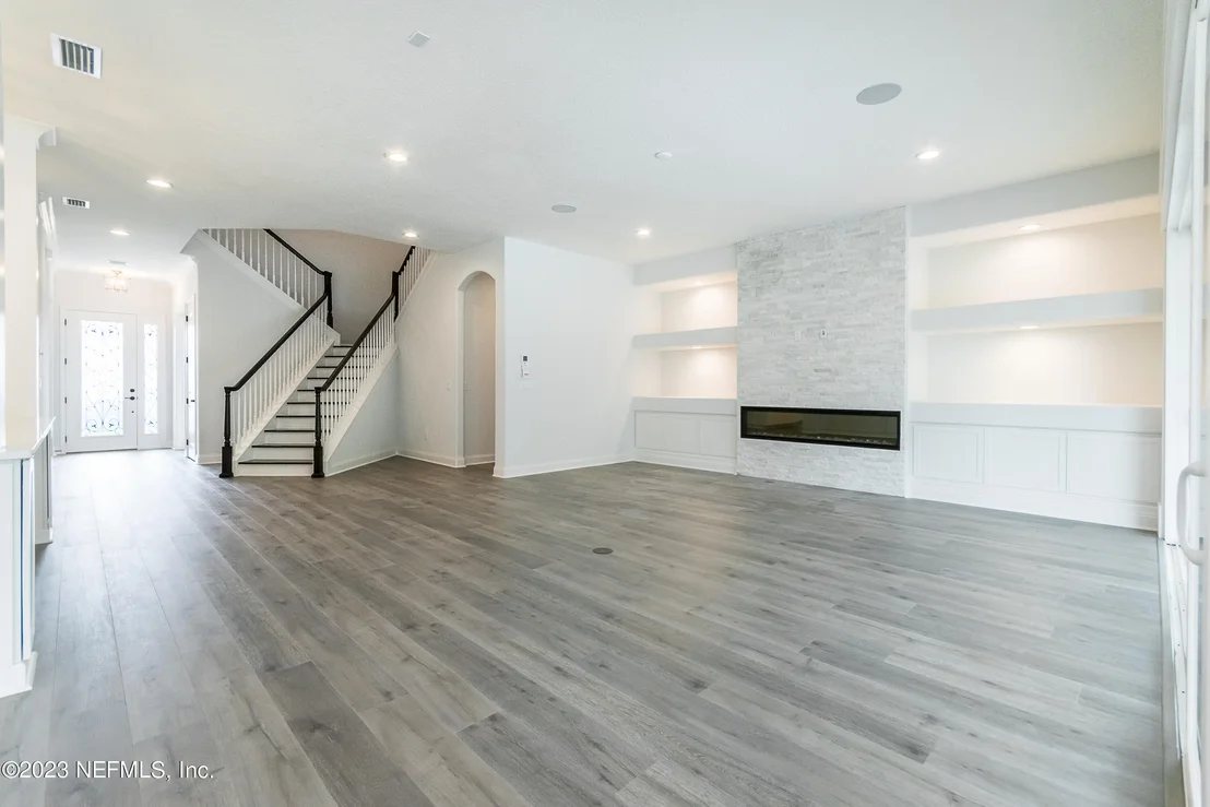 Photo of 261 YORKSHIRE Drive