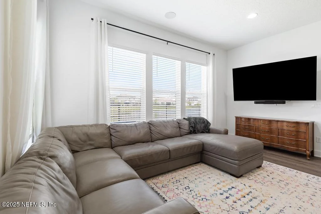 Photo of 638 WINDLEY Drive