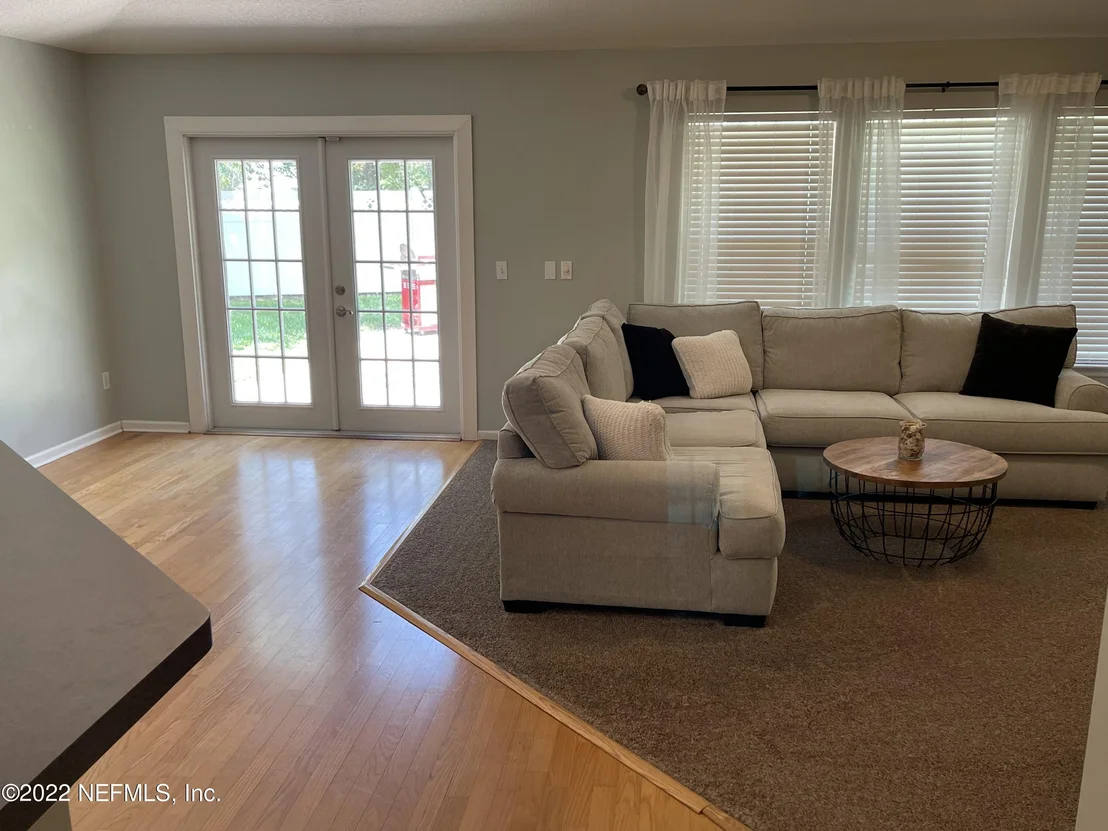 Photo of 1053 BUTTERCUP Drive