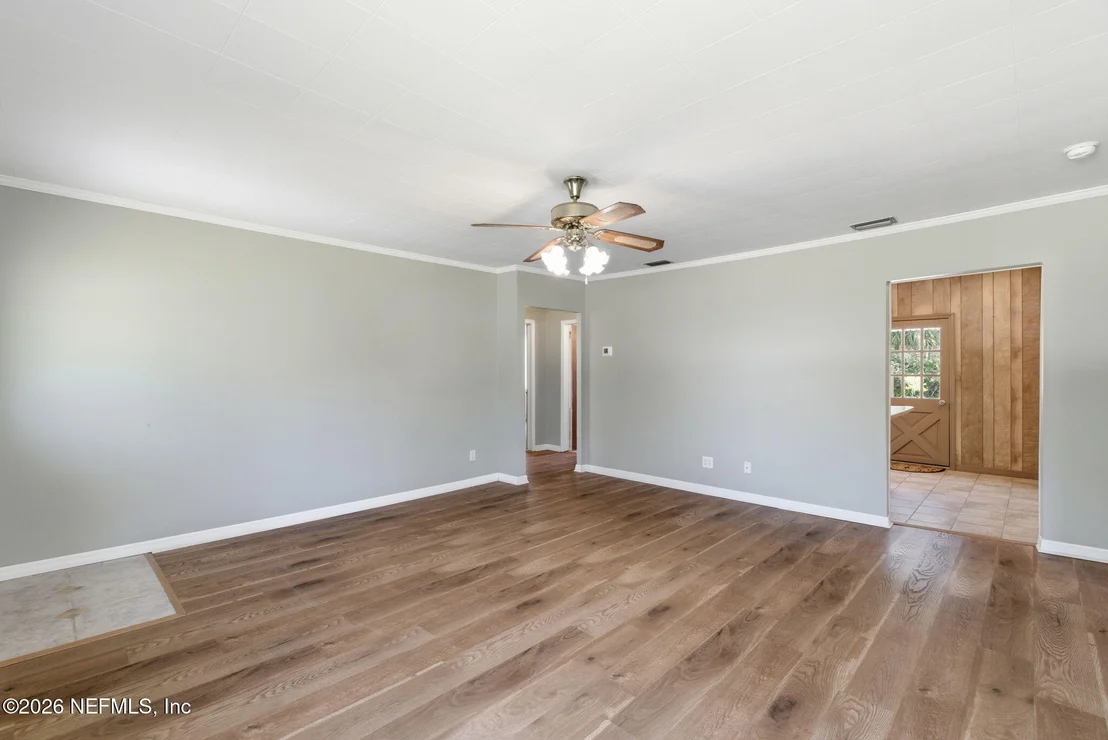 Photo of 5 BEACON Street