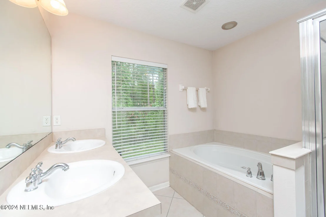 Photo of 1740 FERNCREEK Drive