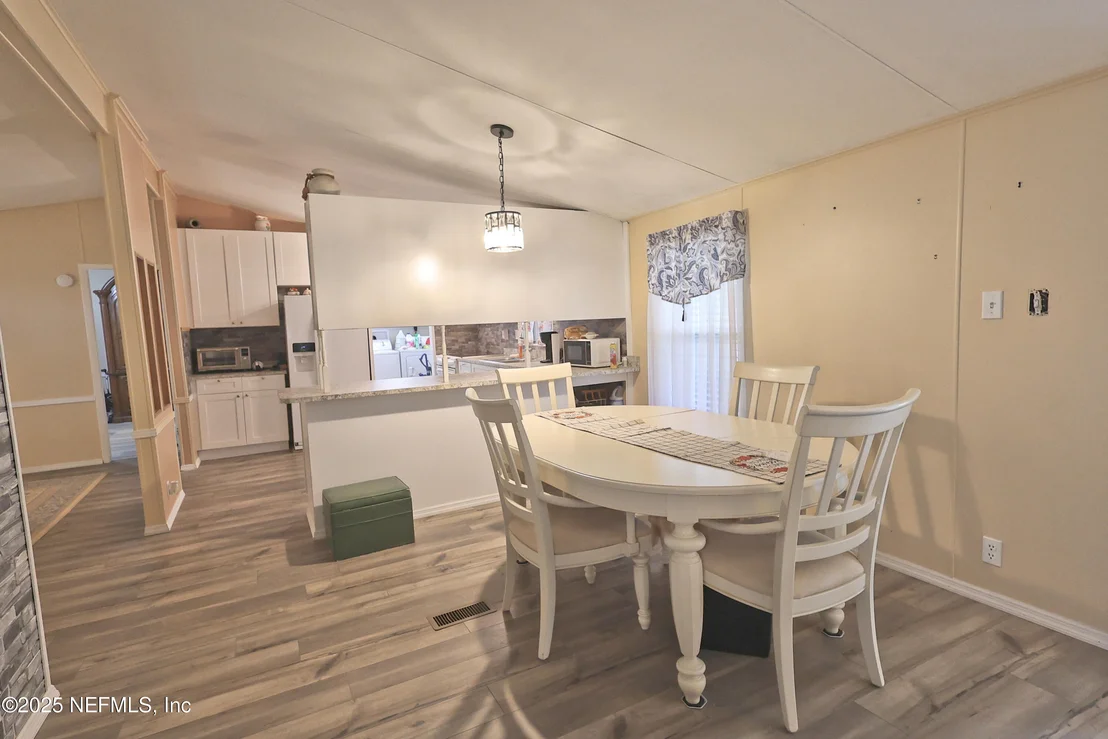Photo of 138 EDGEWATER Road