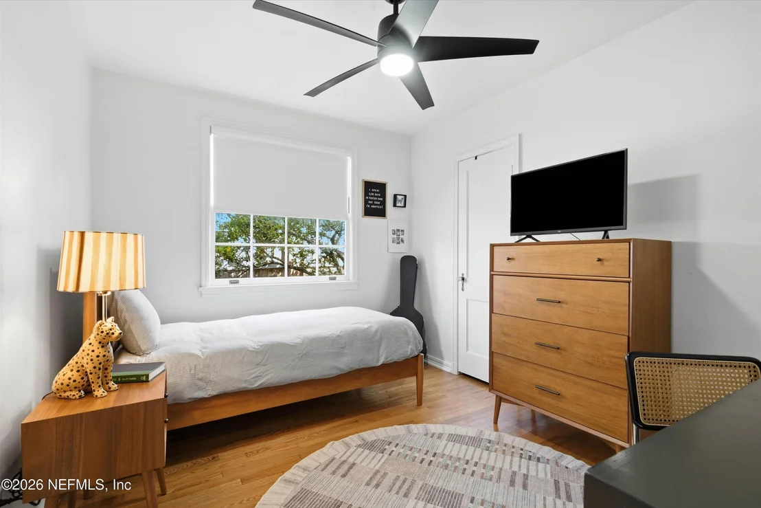 Photo of 1642 PERSHING Road