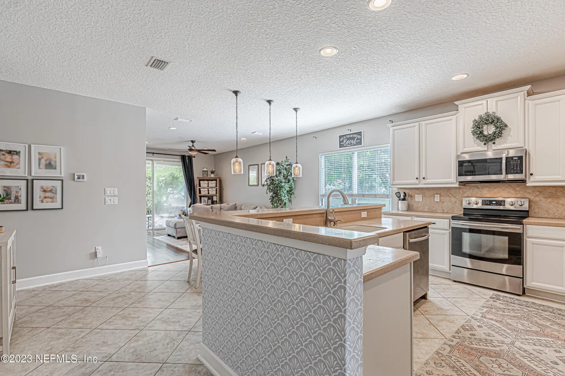 Photo of 855 CHANTERELLE Way