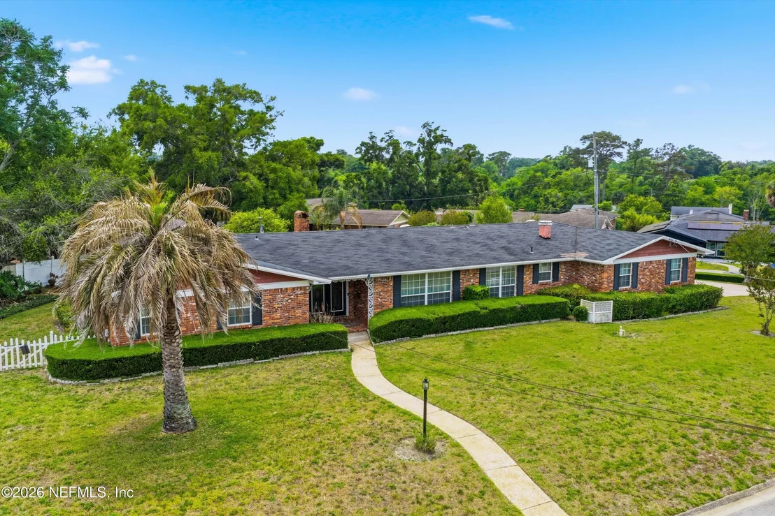 Photo of 1884 PARKCREST Drive