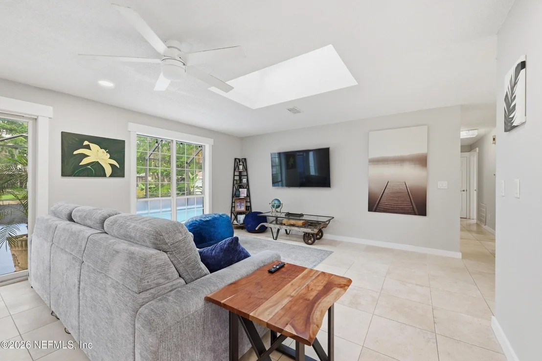 Photo of 276 HARBOR Drive