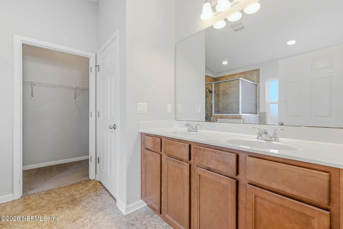 Photo of 880 CLAY Street