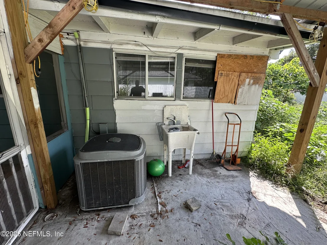 Photo of 6304 SPRINKLE Drive N