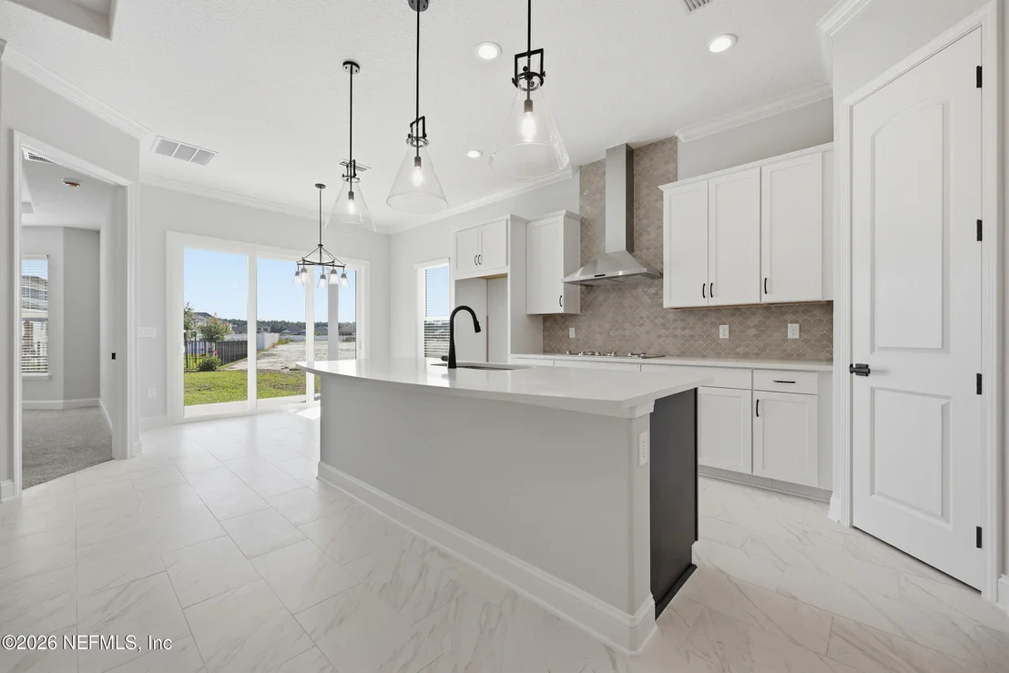 Photo of 810 OAKLAWN Court