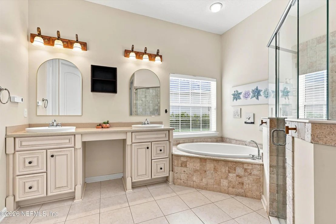 Photo of 570 SADDLESTONE Drive
