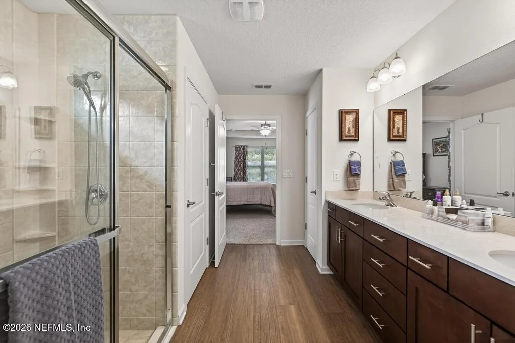 Photo of 558 PALACE Drive