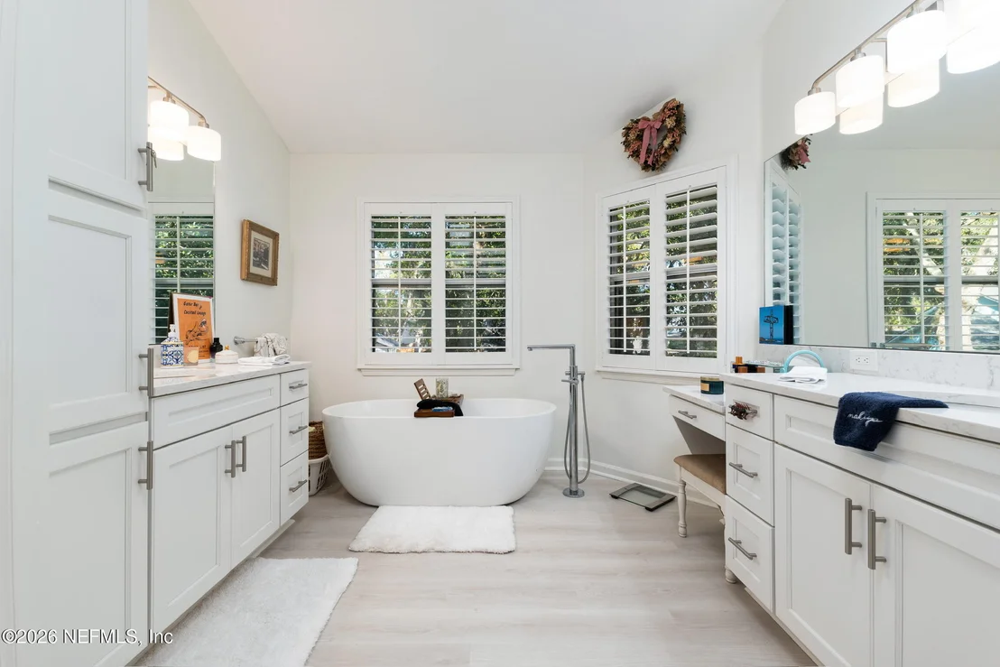 Photo of 2280 OAK FOREST Drive