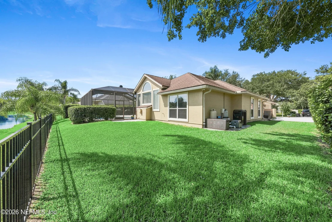 Photo of 1304 HONEYSUCKLE Drive
