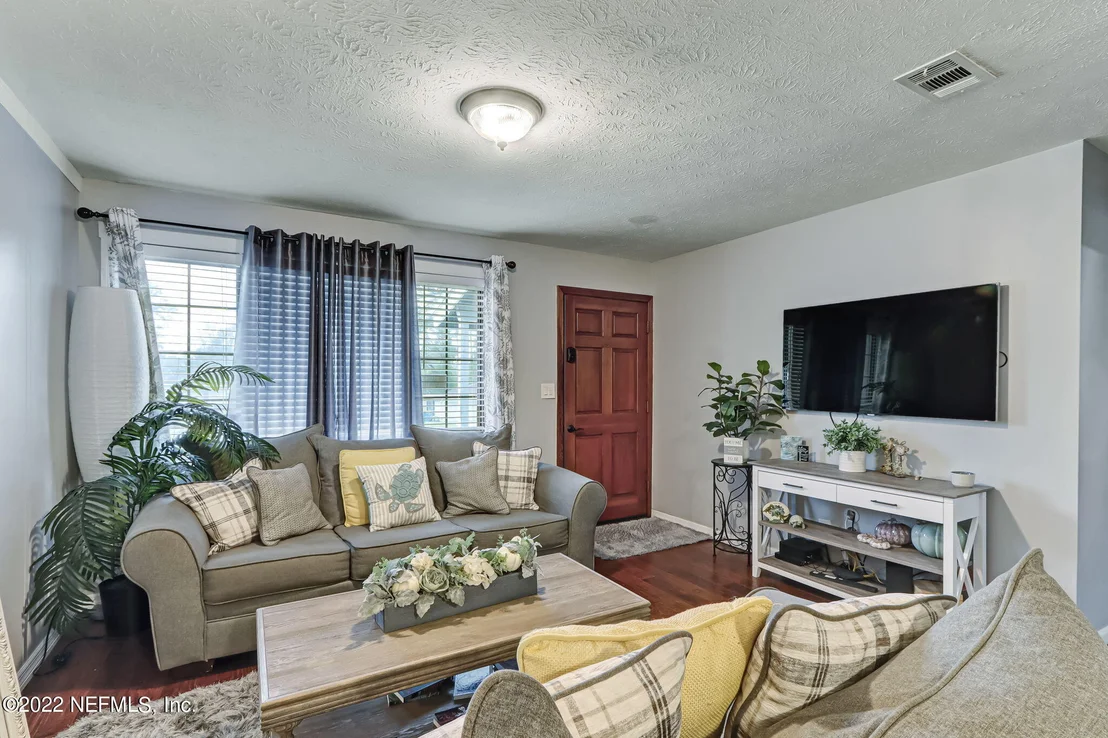 Photo of 10515 JOLYNN Road