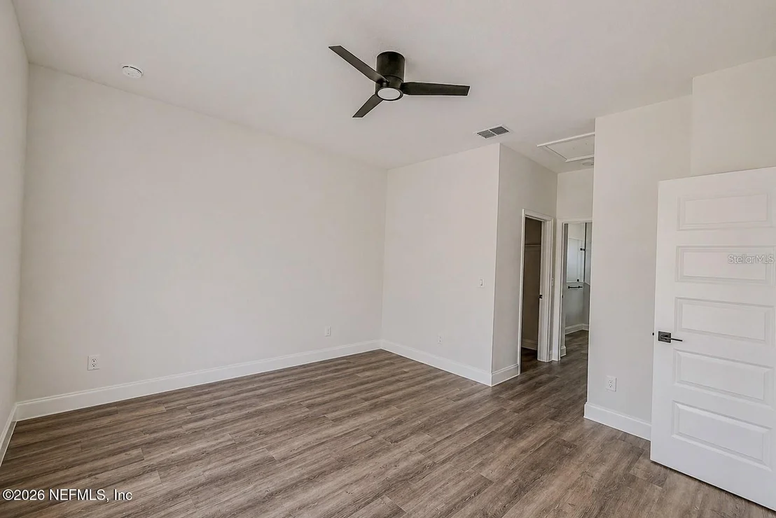 Photo of 14 RENSHAW Drive