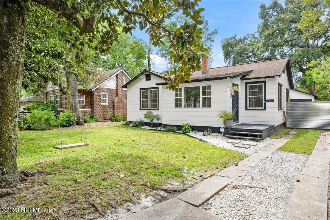 Photo of 4632 CRESCENT Street