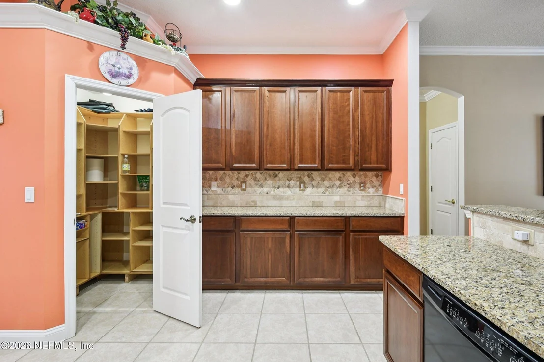Photo of 145 LAKE RUN Boulevard