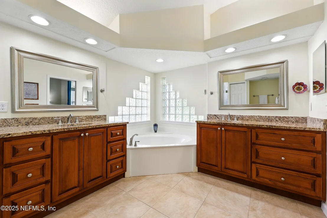 Photo of 364 MAPLEWOOD Drive