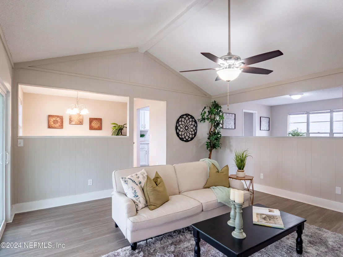 Photo of 8327 POINTER Drive N