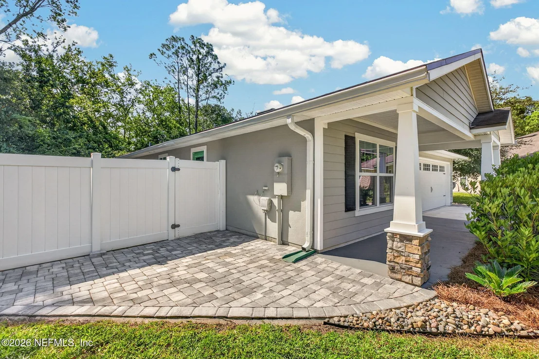 Photo of 6983 LORIS Lane