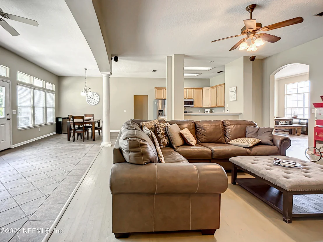 Photo of 914 GARRISON Drive