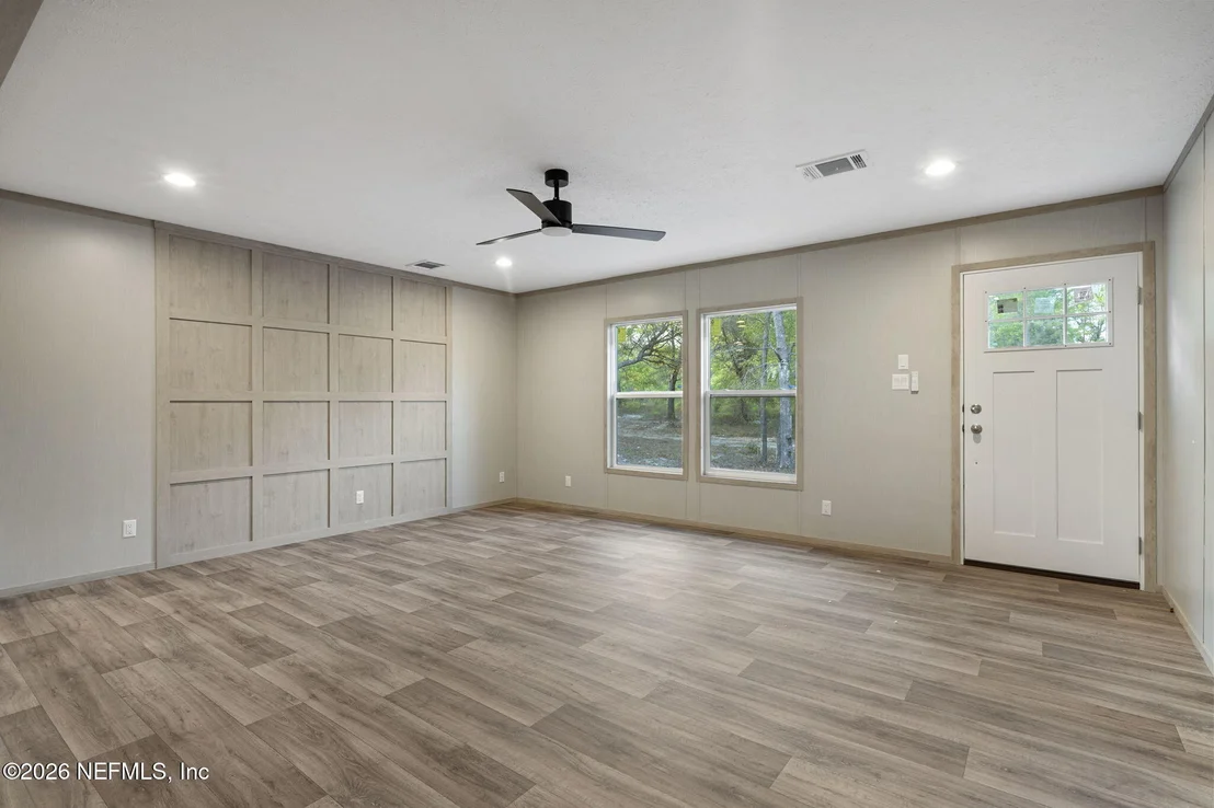 Photo of 6109 CENTER Circle
