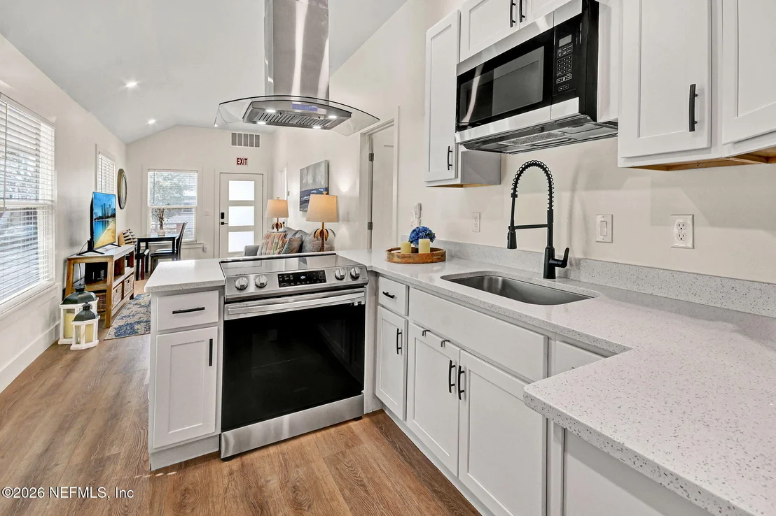 Photo of 83 WEEDEN Street