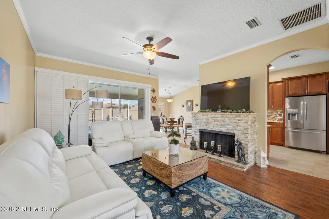 Photo of 948 WINDWARD Way
