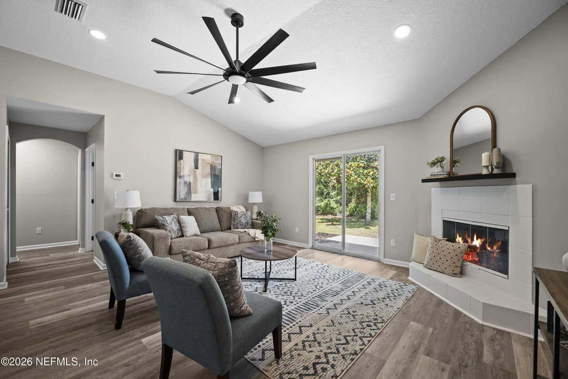 Photo of 4048 EDGELAND Trail