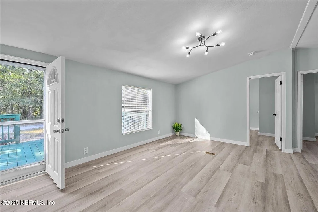 Photo of 316 SHEILA Avenue