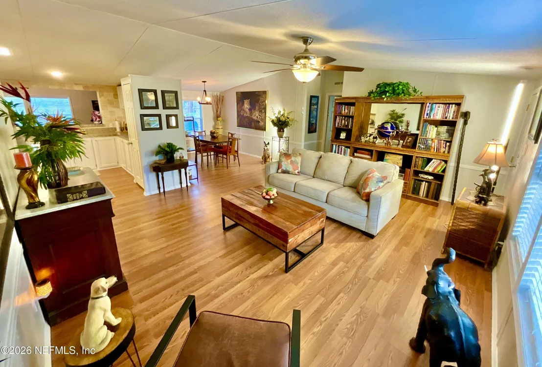 Photo of 129 CRYSTAL LAKE Drive