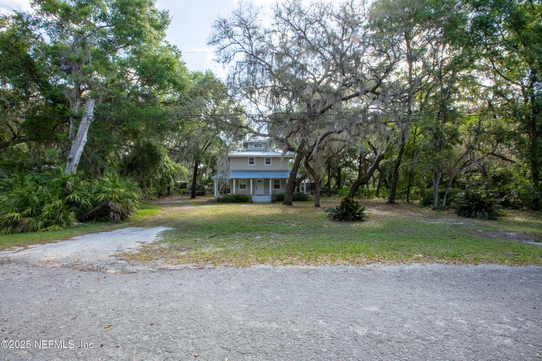 Photo of 303 SE 3RD Avenue