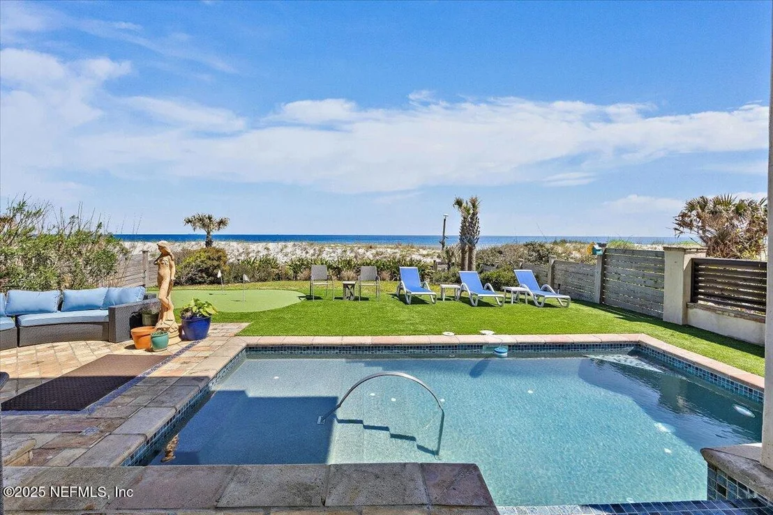 Photo of 1515 BEACH Avenue